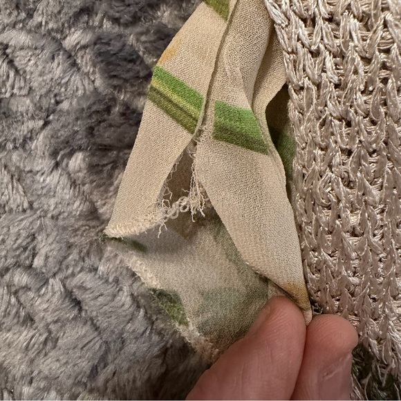 Sioni Flower Lightweight Layered Sweater size medium - Picture 10 of 13